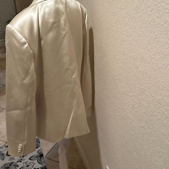 Helsa Womens M Oversized Blazer Jacket White Satin Minimalist Contemporary Chic - Picture 4 of 12